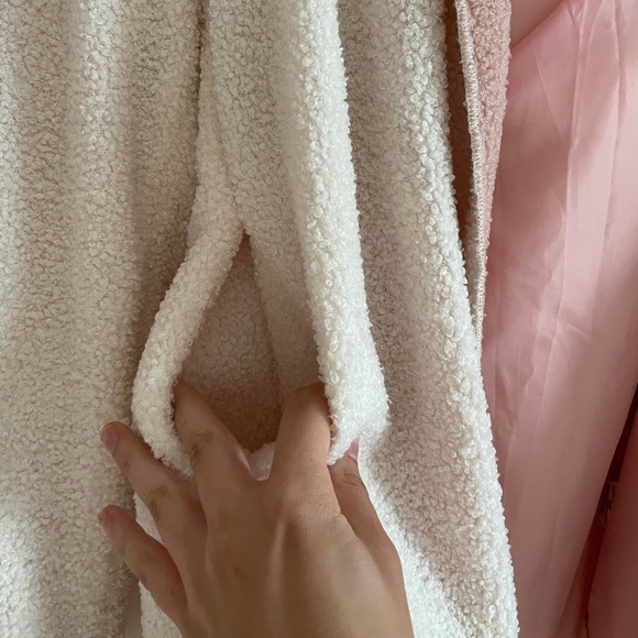 Luca and Grae white and pink fuzzy Sherpa - Picture 7 of 12